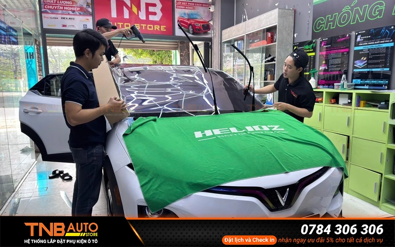 Dán phim cách nhiệt VinFast Nerio Green nên chọn gói nào? 20 Dán phim cách nhiệt VinFast Nerio Green hoàn toàn không ảnh hưởng đến kính xe nếu sử dụng phim chính hãng và thi công đúng kỹ thuật