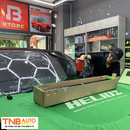 Dán phim cách nhiệt VinFast VF9 3