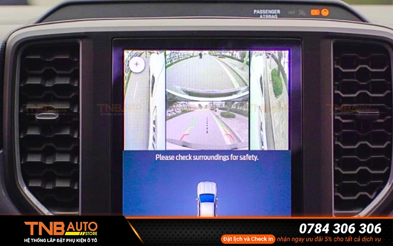 Camera 3 mắt ô tô được thiết kế để lắp đặt hoàn toàn bằng các dây cắm zin, không cần cắt nối hay can thiệp vào hệ thống điện của xe