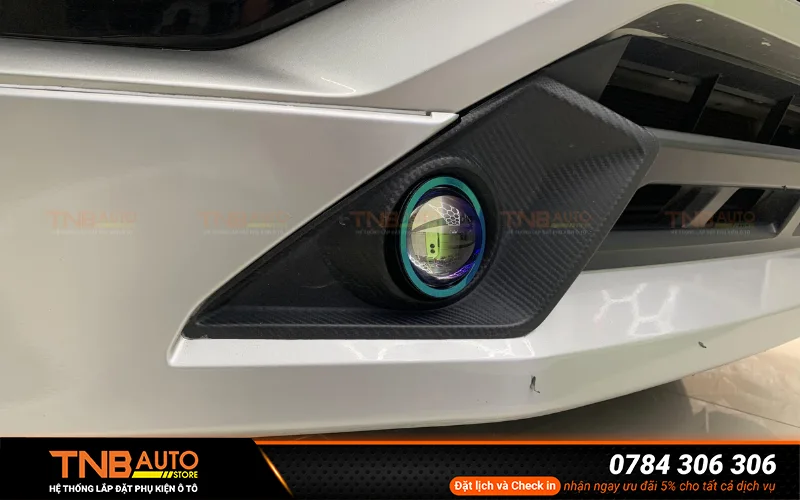 Hầu hết các dòng xe ô tô không được trang bị sẵn đèn bi gầm hoặc đèn bi gầm zin là đèn halogen không đủ sáng khi di chuyển trong điều kiện thiếu sáng đều có thể nâng cấp đèn bi gầm 