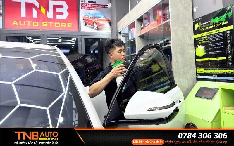 Cách chọn dòng phim cách nhiệt chất lượng cho Vinfast Limo Green