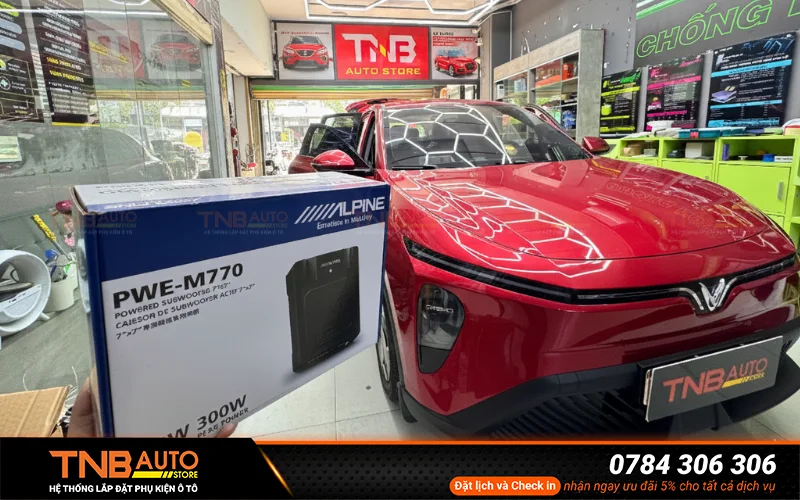 Loa Sub điện ô tô là dòng loa ô tô có kích thước nhỏ gọn và được tích hợp sẵn amply riêng bên trong.