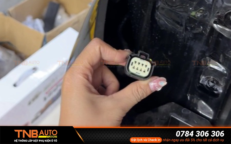 Module được thiết kế chuẩn theo hệ thống điện của VinFast Limo Green cắm giắc zin 100% nên hoàn toàn không cần cắt dây hay can thiệp vào điện trung tâm