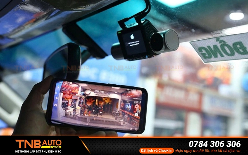 Tổng hợp camera hành trình kết nối wifi tốt nhất 2026 3 Camera hành trình YUEMI Q5 là bộ gồm 3 mắt camera ghi hình toàn diện xe