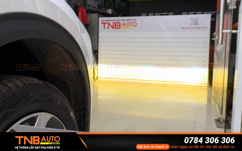 Vinfast Limo Green lắp đèn gầm 2 inch kèm dưỡng zin 4 Hệ thống TNB Auto là một trong những địa chỉ được nhiều chủ xe VinFast Limo Green tại TP.HCM tin tưởng khi có nhu cầu lắp đèn gầm 2 inch kèm dưỡng zin