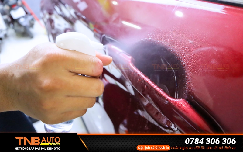 Những loại dán bảo vệ hõm tay nắm cửa ô tô trên thị trường