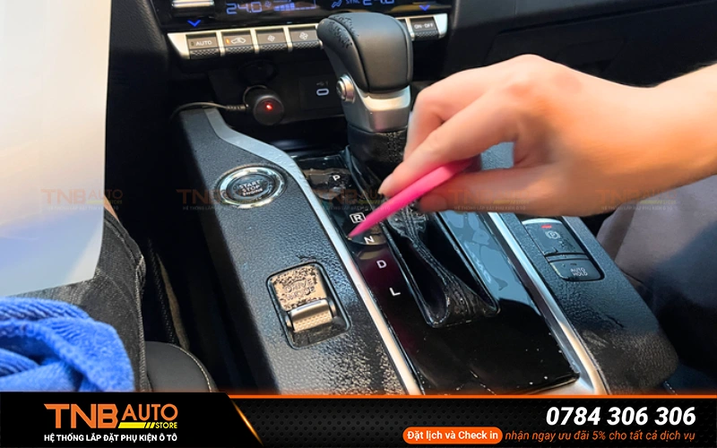 Dán PPF nội thất Mazda CX8 | Cắt CNC chuẩn từng chi tiết 8 Dán bảo vệ nội thất Mazda CX8 từ sớm là giải pháp tiết kiệm và hiệu quả lâu dài cho những ai mong muốn giữ Mazda CX8 luôn như mới theo thời gian