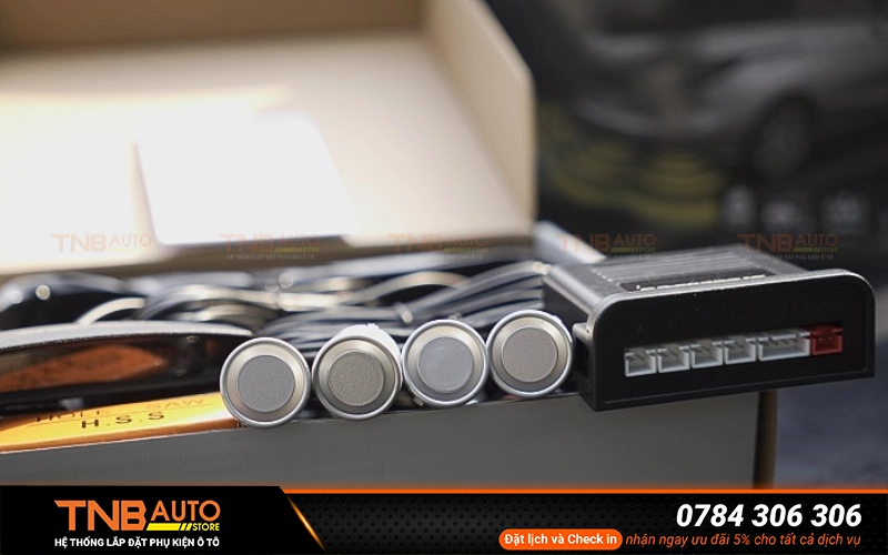 Bộ cảm biến va chạm VinFast EC Van được thiết kế tương thích hoàn toàn với hệ thống điện 12V của VinFast EC Van