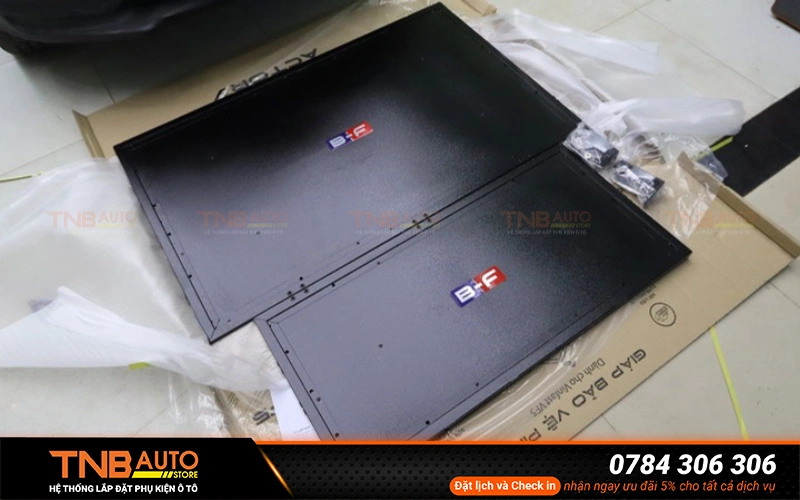 Ốp bảo vệ pin VinFast Minio Green là phụ kiện được thiết kế lắp trực tiếp bên dưới khu vực pin