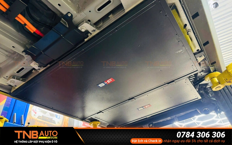 Hệ thống TNB Auto - Địa chỉ lắp ốp bảo vệ pin VinFast Minio Green TP.HCM giá tốt