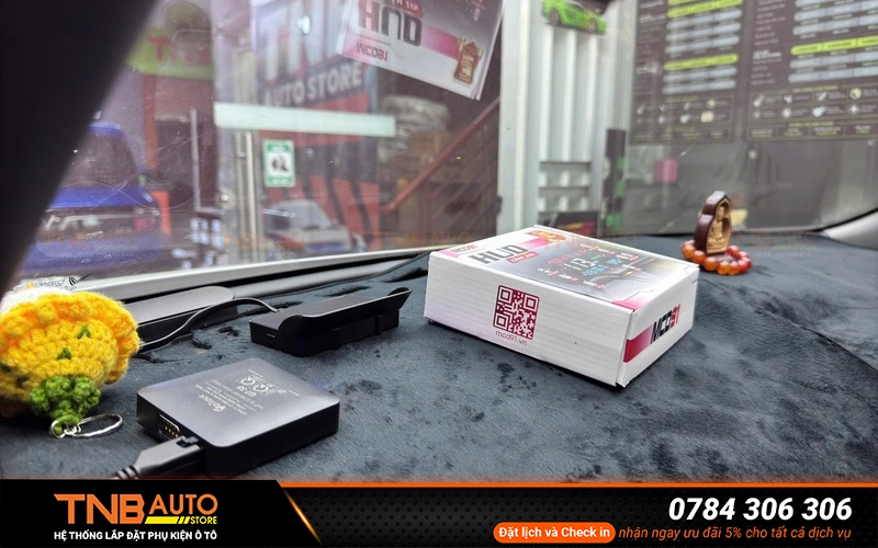 Quy trình lắp màn hình HUD VinFast Minio Green tại Hệ thống TNB Auto 