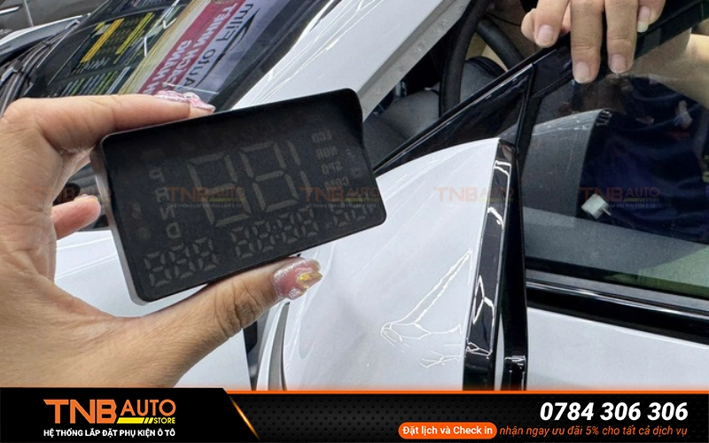 Các loại HUD chất lượng đặc biệt là dòng HUD đọc dữ liệu trực tiếp từ hệ thống CANBUS của xe hiển thị thông tin không bị trễ so với thực tế vận hành