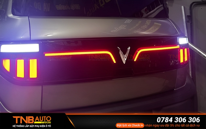 Lợi ích của việc lắp thêm led cánh chim cho xe VinFast Minio Green
