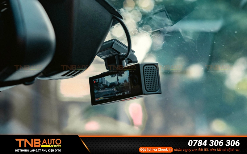 Camera hành trình MSPORT G-ON M3 - 3 kênh Trước/sau/trong xe 13 Camera hành trình MSPORT G-ON M3 trước ghi hình đồng thời trước và trong xe