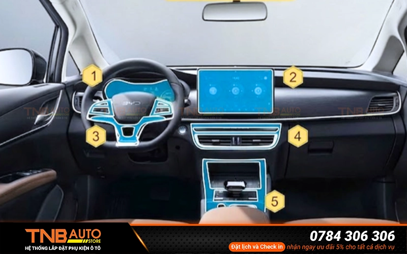 Các vị trí dễ trầy xước nên dán PPF nội thất BYD M6