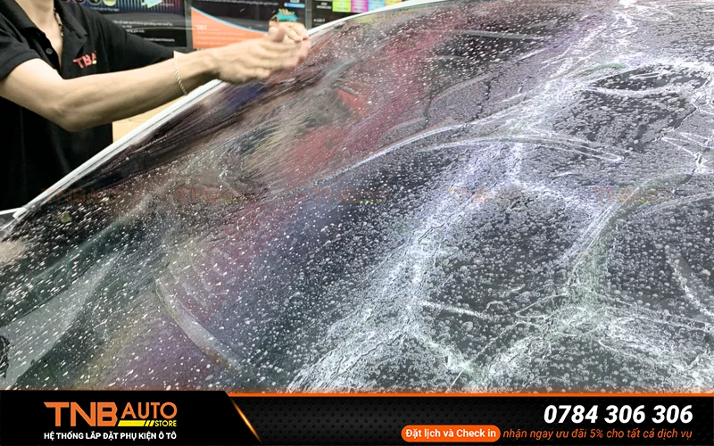 Hiệu ứng quang học đặc trưng của dòng Crystalline