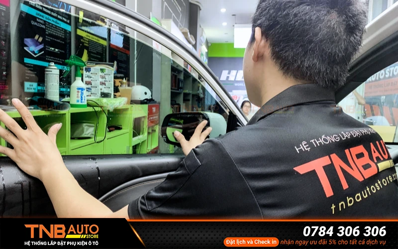 Dán phim cách nhiệt cho xe Jaecoo J7