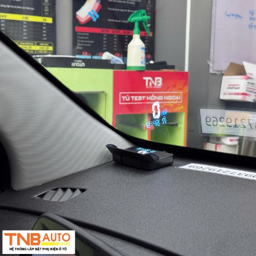 Màn hình HUD kính lái EC Van sắc nét, theo thời gian thực 2 Man hinh HUD kinh lai EC Van sac net 3