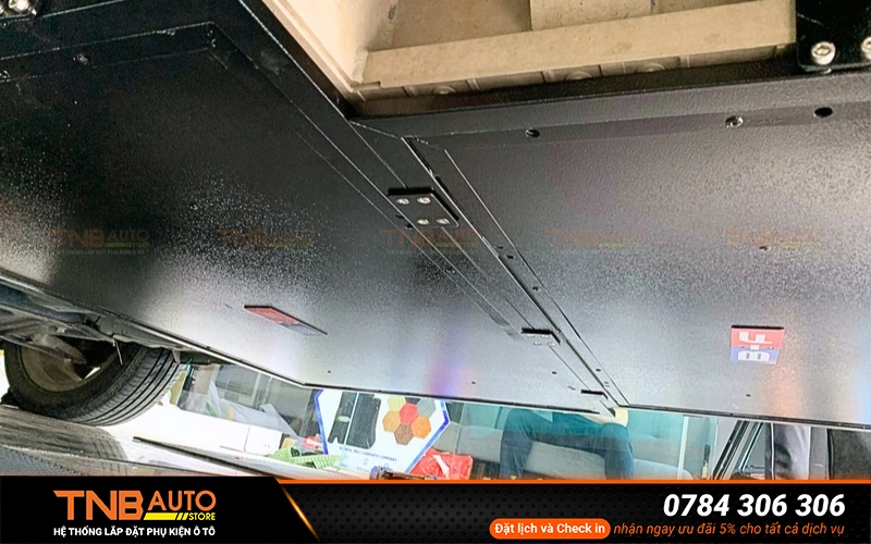 Hệ thống TNB Auto là địa chỉ chuyên lắp đặt tấm bảo vệ pin và phụ kiện cho VinFast VF MPV7