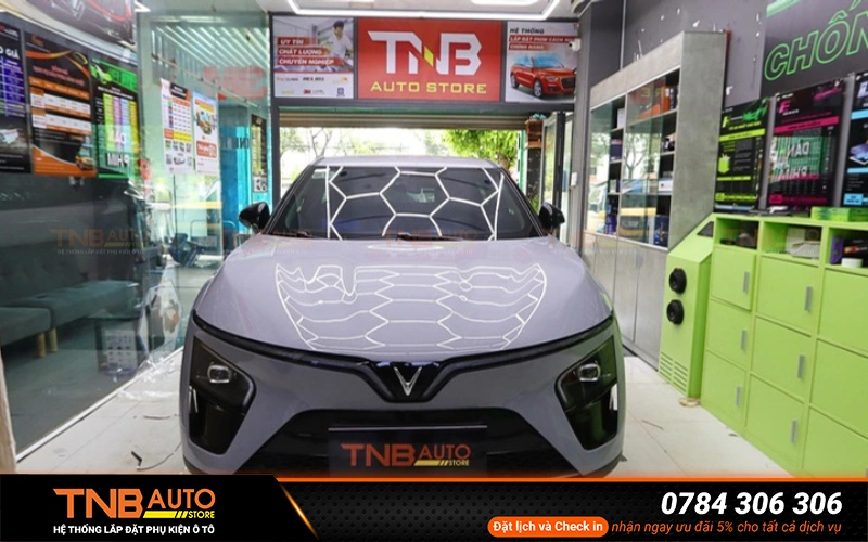 Ngoại thất xe Vinfast VF7 rất dễ bị trầy xước, phai màu sơn xe do tác động từ môi trường
