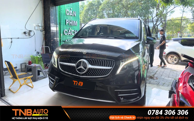 Dán phim cách nhiệt Mercedes V250 giảm nhiệt, cản UV 4 Hệ thống TNB Auto – Địa chỉ dán phim cách nhiệt Mercedes V250 chính hãng tại TP.HCM