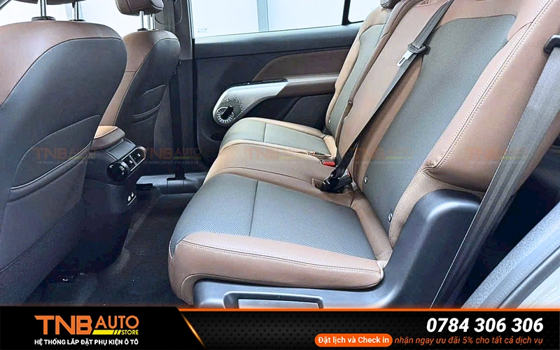 Lắp ghế chỉnh điện VF MPV7 tiện nghi - Điều chỉnh đa hướng 6 VF MPV7 được trang bị ghế chỉnh cơ, đáp ứng nhu cầu sử dụng cơ bản nhưng vẫn còn nhiều hạn chế về trải nghiệm