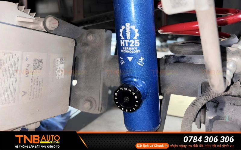 Phuộc Vinfast VF6 rebound HT25 tùy chỉnh 16 nấc dễ dàng thay đổi độ cứng hoặc mềm của hệ thống treo theo nhu cầu vận hành thực tế