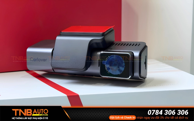 Camera hành trình 3 mắt Carlover S18 ghi trước, trong và sau xe 8 Camera hành trình Carlover S18 được trang bị hệ thống 3 mắt camera ghi hình trước – trong – sau xe ghi hình sắc nét trong nhiều điều kiện khác nhau