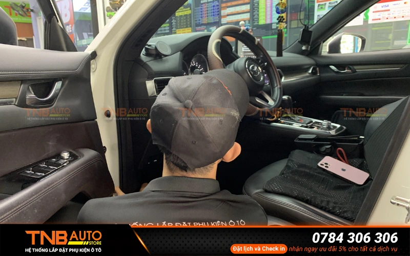 Camera hành trình xe Mazda CX8 siêu nét | Giá tốt 2 Chủ xe Mazda CX-8 nên ưu tiên các thương hiệu camera hành trình uy tín để đảm bảo độ bền, khả năng ghi hình ổn định và chế độ bảo hành rõ ràng
