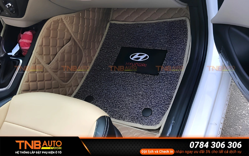 Thảm sàn xe Hyundai Accent đa dạng mẫu, chuẩn form 9 Thảm sàn xe Hyundai Accent thường có bề mặt chống trượt và thiết kế ôm sát sàn xe hạn chế xê dịch trong quá trình sử dụng