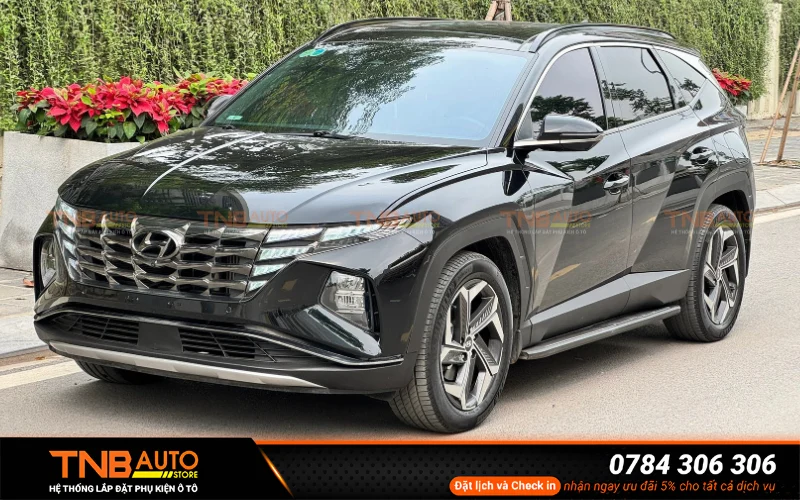 Hyundai Tucson trang bị khá đầy đủ các phụ kiện ngay từ phiên bản tiêu chuẩn