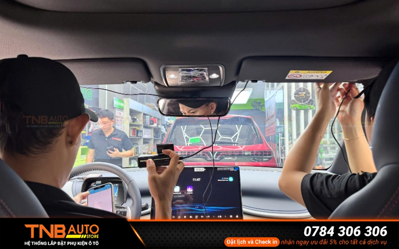 Camera hành trình xe BYD Atto 3 lưu mọi diễn biến di chuyển trên đường đây là bằng chứng quan trọng cần thiết nếu xảy ra va chạm, hỗ trợ quan sát tốt hơn và tăng độ an toàn trong quá trình sử dụng xe hằng ngày