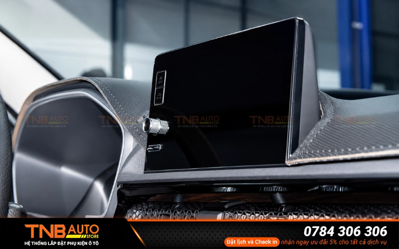 Dán PPF nội thất Vinfast Limo Green chống trầy, cực bóng 10 Sau khi dán PPF tổng thể thiết kế và màu sắc nguyên bản của nội thất VinFast Limo Green hầu như không có sự thay đổi so với bề mặt zin
