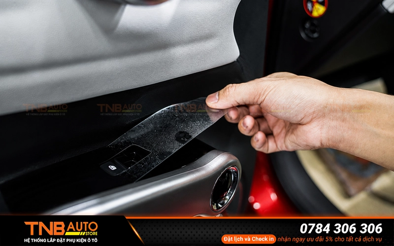 Dán PPF nội thất BYD Atto 3 cao cấp, chống trầy cực tốt 14 Tại TNB Auto phim PPF nội thất sẽ cắt CNC chính xác theo từng vị trí trên xe BYD Atto 3