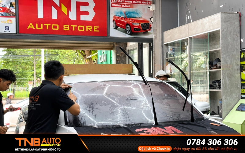 Dán phim cách nhiệt Geely EX2 - Giảm nhiệt, cản UV 99% 13 Lợi ích khi dán phim cách nhiệt cho kính xe Geely EX2