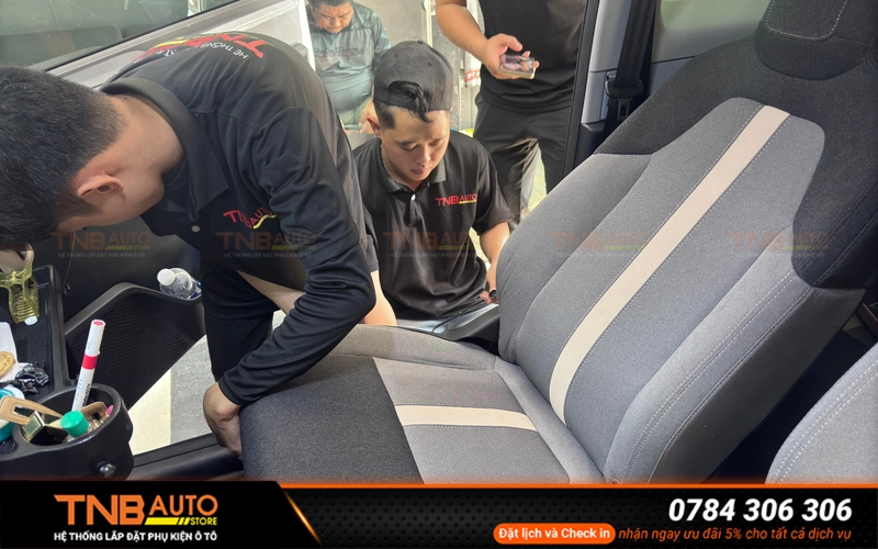 Hệ thống TNB Auto địa chỉ lắp ghế chỉnh điện VF2 lắp zin, giá ưu đãi 