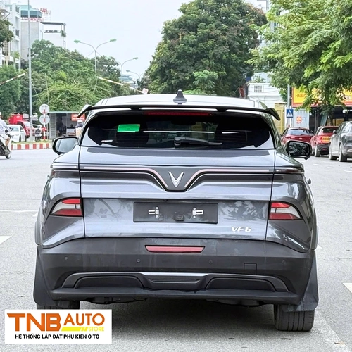 Đuôi gió VF6 thể thao cá tính cực hút mắt 7 Đuôi gió VF6 4