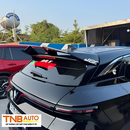 Đuôi gió VF6 thể thao cá tính cực hút mắt 5 Đuôi gió VF6 5